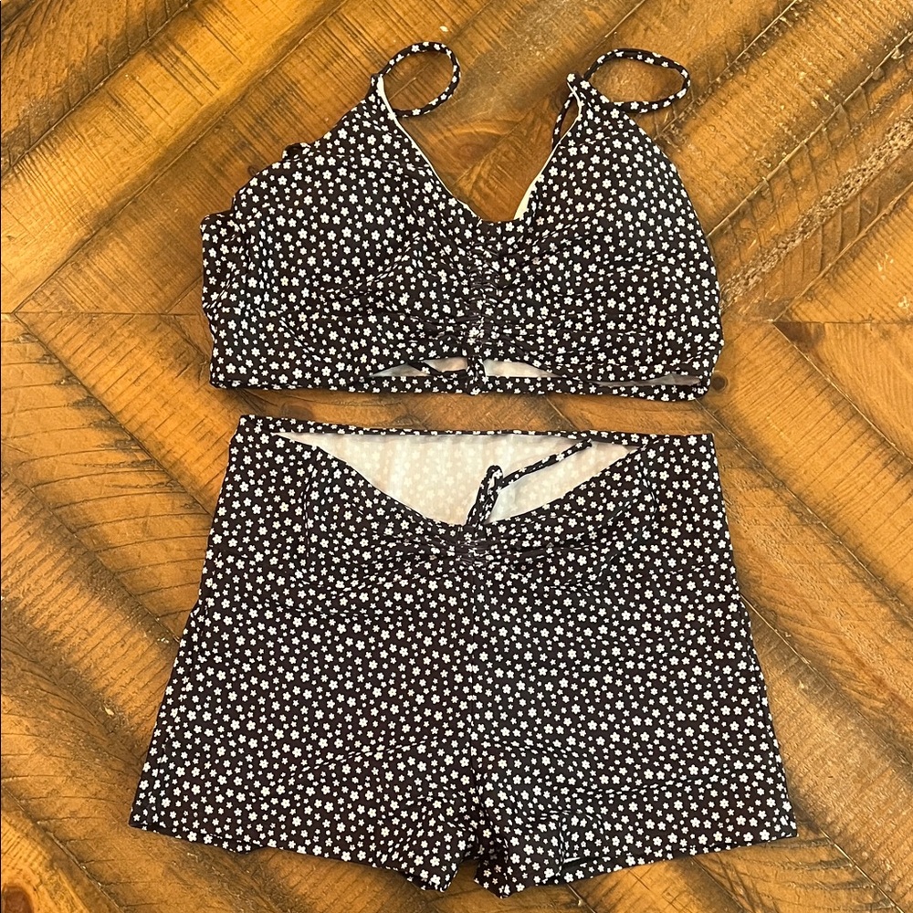 Source Unknown Black and White Star Print Two-Piece Swim Set